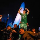 Hinchas argentinos durante los festejos tras conseguir el bicampeonato de América.