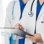 El comité analizará cuántos médicos tienen nombramiento definitivo.