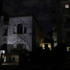 Viviendas a oscuras durante un apagón en La Habana.