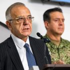 Ministro de Defensa, Iván Velásquez, durante una rueda de prensa en Bogotá.