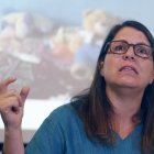 La directora para las Américas de Human Rights Watch, Juanita Goebertus, habla durante la presentación de un informe.