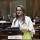 La asambleísta Nataly Morillo deja la bancada de Construye. Asegura que notificó la decisión a María Paula Romo.