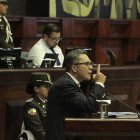 En varias ocasiones, el interpelado llamó a los asambleístas a fiscalizar otros casos judiciales.