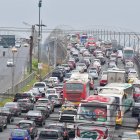 Este fue el escenario que se observó en el puente de la Unidad Nacional el fin de semana del 13 y 14 de julio, en el tramo que conecta a Durán con La Puntilla.