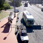 La vía que une el valle de Tumbaco y Cumbayá con Quito tiene 13,6 kilómetros. Una gran parte de la arteria está desolada.