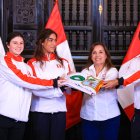 La presidenta Boluarte en la despedida de la delegación peruana que contará con 26 representantes en la capital de Francia, con presencia en 9 deportes. A Tokio fueron 35 peruanos.