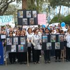 Protesta. Decenas de trabajadores pidieron al Gobierno el pago atrasado.