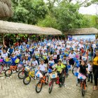 Evento. La fundación entregó bicicletas a 100 estudiantes.