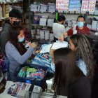 Referencial. En agosto en el ciclo sierra los empleadores deberán pagar el decimocuarto sueldo y es utilizado por los padres para comprar las listas de útiles