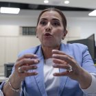 La gobernadora del Meta, Rafaela Cortés, habla durante una entrevista con EFE, el 24 de julio de 2024, en Bogotá (Colombia).