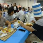 Gastronomía. Apenas se inauguró la feria este jueves 25, los visitantes acudieron a las huecas.