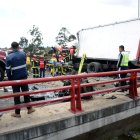 Los dos camiones que se impactaron quedaron destruidos.