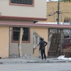 El conductor impactó contra esta vivienda, cercana a su domicilio, en la ciudadela Guayacanes.