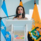 La prefecta del Guayas, Marcela Aguiñaga, manifestó que "le toca" mantener una relación con Daniel Noboa, ante las preguntas de si sería binomio presidencial de un candidato.
