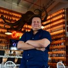 Carlos Benítez es el propietario de La Pesca, que se ha ganado su sitial en la gastronomía local.