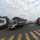 Precaución. Los transportistas coordinan ahora los viajes que harán para ir acompañados en la carretera.