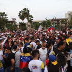 Venezolanos se concentraron detrás del Mall del Sol.
