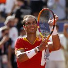El tenista español Rafael Nadal celebra tras vencer al húngaro Marton Fucsovics en primera ronda del torneo individual.