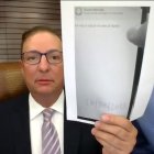 Richard Diaz, abogado de Xavier Jordán, presenta los supuestos chats entre Ronny Aleaga y la fiscal Diana Salazar