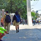 Los guayaquileños piden fortalecer la seguridad fuera de los colegios y en las zonas aledañas.