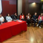 Churuchumbi, Jairala, González, Arauz, Rojas y otros dirigentes de organizaciones políticas de izquierda se reúnen en la Casa de la Cultura en Quito.