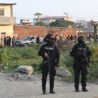 Los moradores del lugar alertaron a la Policía del hecho. Ahora se realizan protocolos para delinear la escena del crimen.