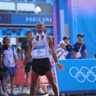 Daniel Pintado en la meta a lo Cristiano Ronaldo en el festejo.