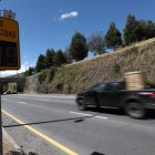 En Quito, el límite máximo de velocidad en las vías perimetrales es de 90 km/h en el caso de vehículos livianos.