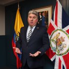 Entrevista al embajador británico Chris Campbell.