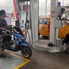 Consumo. La Cámara Nacional de Distribuidores de Derivados del petróleo indica que la gasolina representa el 54 % del total de combustible del país.