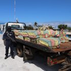 En una embarcación se encontró 57 bultos de droga que dan un peso de dos toneladas de droga.