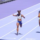 Anahí Suárez compitió en el heat 2 del repechaje, carril 7, donde fue quinta con 23.54 segundos.