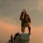 La cartelera recoge una serie de filmes que abordan la búsqueda del tesoro de Atahualpa como A son of man.