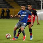 El estadio Olímpico Atahualpa, de Quito, alberga este reñido encuentro.