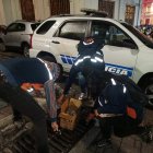 Los inspectores desecharon 500 litros de alcohol.