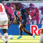 William Pacho fue el encargado de dirigir la defensa de PSG.