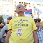 Decenas de miles de personas se manifestaron este sábado en Belgrado para exigir la prohibición de un proyecto de extracción de litio en el oeste de Serbia.