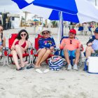 Turistas visitando las playas de Esmeraldas.