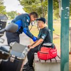 En los parques de la ciudad hubo personal atendiendo a los ciudadanos.