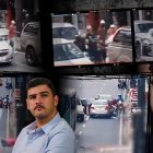 El secuestro fue captado por cámaras de seguridad. Aquiles Álvarez reacciona