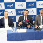 Directivos de la Aeade, en rueda de prensa este 12 de agosto de 2024.