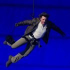 Tom Cruise en el cierre de los Juegos Olímpicos 2024.