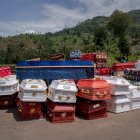 Varios ataúdes con víctimas de las inundaciones en Bushushu, República Democrática del Congo.