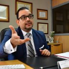 El abogado Carlos Luis Sánchez Gaete atendió a un equipo de EXPRESO.