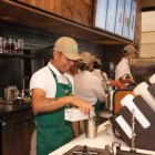 La cadena de cafeterías Starbucks realizó la preapertura de su primer local en Ecuador este 14 de agosto de 2024.