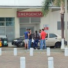 Caso. Este 15 de agosto varios agentes de la Policía Nacional llegaron al hospital para realizar la revisión de las cámaras de seguridad de esta instalación.