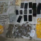 Evidencia encontrada en el operativo dado en Tenguel. Se trata de el grupo criminal Los Lobos.