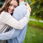 El contacto físico, un elemento esencial en nuestras interacciones diarias