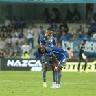 Jugadores de Emelec luego de caer en su primer partido en el Capwell, ante Deportivo Cuenca