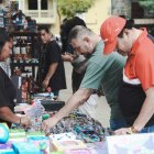 Ciudadanos acudieron a la feria de coleccionistas en la calle Panamá, el último fin de semana.